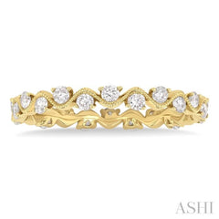 5/8 Ctw Curvy Zig-Zag Round Cut Diamond Eternity Wedding Band in 14K Yellow Gold