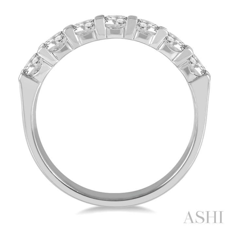 1 Ctw Round Cut Diamond 7 Stone Wedding Band in Platinum