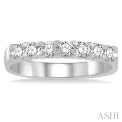 1/2 Ctw 7 Stone Round Cut Diamond Wedding Band in Platinum