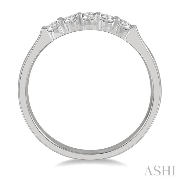 1/4 Ctw 5 Stone Round Cut Diamond Wedding Band in 14K White Gold