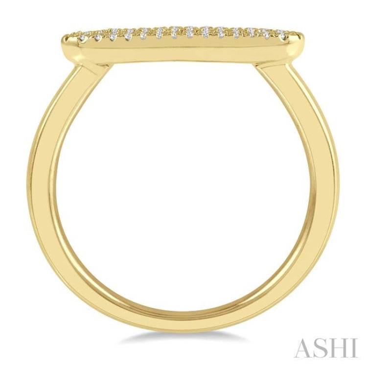 1/5 Ctw Pod Center Baguette and Round Cut Diamond Stackable Petite Fashion Ring in 10K Yellow Gold