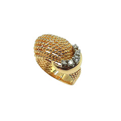 APPRAISED $1300- 14KT Yellow Gold Ring in a Rope Dome Design with 5 Round Brilliant Diamonds