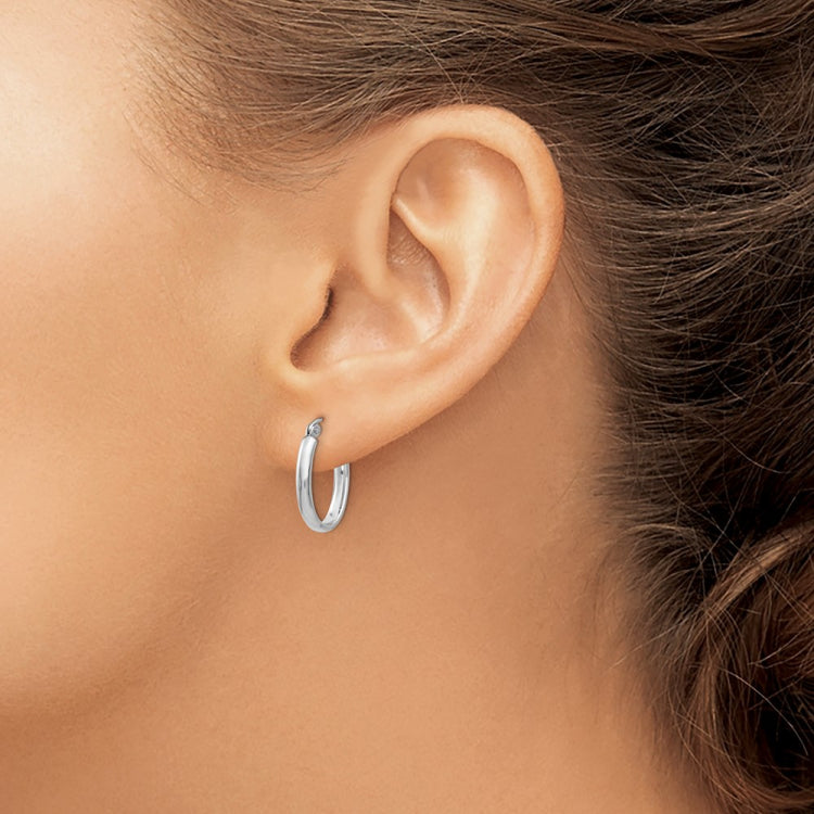 14k White Gold 2.75x18mm Polished Oval Tube Hoop Earrings