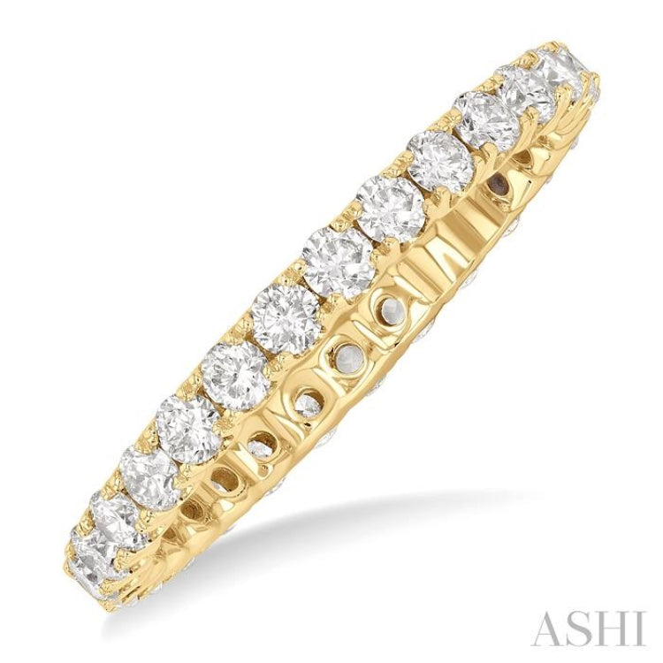 1.00 Ctw Round Cut Diamond Eternity Wedding Band in 14K Yellow Gold