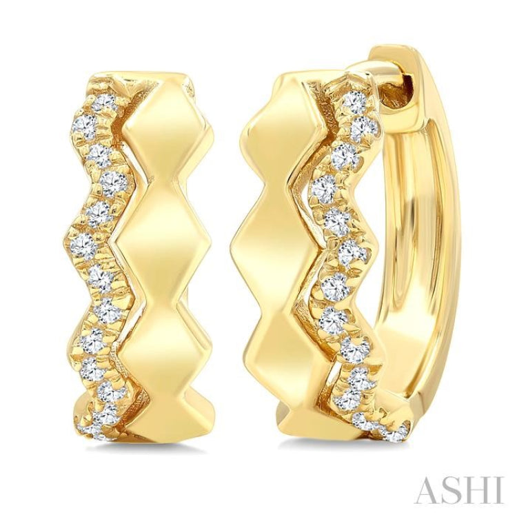 1/10 Ctw Single Cut Diamond Geometric Petite Huggie Earrings in 10K Yellow Gold