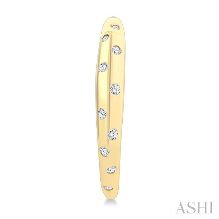 1/5 Ctw Round Cut Diamond Mosaic Half Hoop Earrings in 10K Yellow Gold
