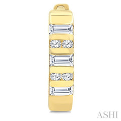 1/4 Ctw Ribbed Baguette and Round Cut Diamond Huggie Petite Earrings in 10K Yellow Gold