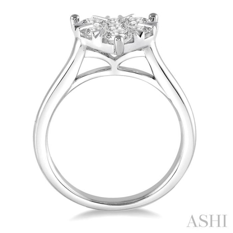 1/2 ctw Round Cut Diamond Heart Shape Lovebright Ring in 14K White Gold