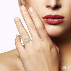 5/8 ctw Intricate lattice Baguette and Round Cut Diamond Ring in 14K Yellow and White gold