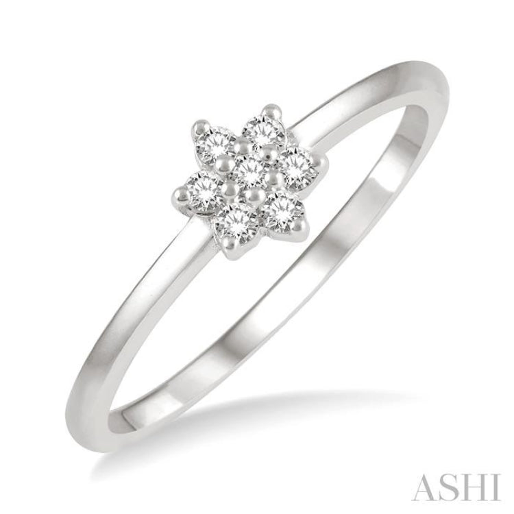 1/8 Ctw Floral Motif Round Cut Diamond Petite Fashion Ring in 10K White Gold