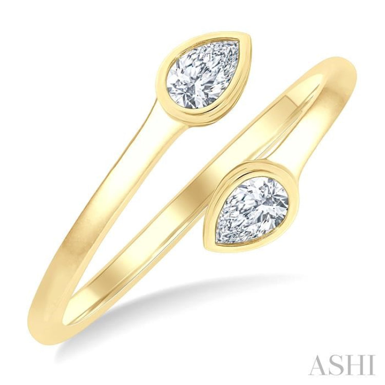 1/5 Ctw Split Single Coil Bezel Set Pear Cut Diamond Open Fashion Ring in 14K Yellow Gold