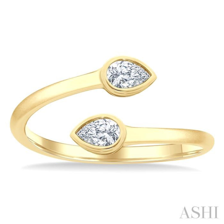 1/5 Ctw Split Single Coil Bezel Set Pear Cut Diamond Open Fashion Ring in 14K Yellow Gold