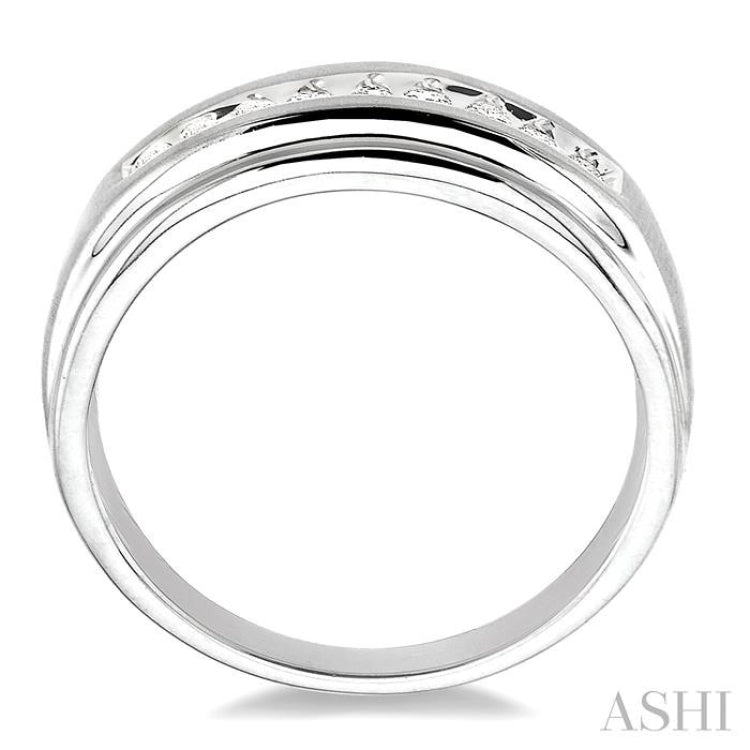 1/6 ctw Round Diamond Men's Ring in 10K White Gold