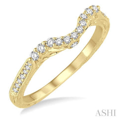 1/5 ctw Round Cut Diamond Wedding Band in 14K Yellow Gold
