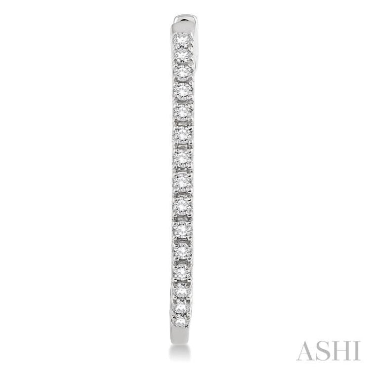 1/2 ctw Round cut Diamond Hoop Earrings in 14K White Gold