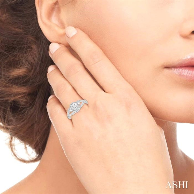 1/2 Ctw Round Cut Diamond Lovebright Ring in 14K White Gold