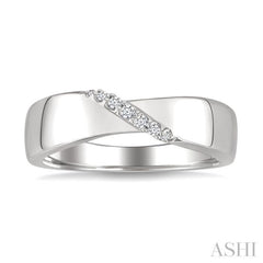 1/20 Ctw Round Cut Diamond Fashion Ring in Sterling Silver
