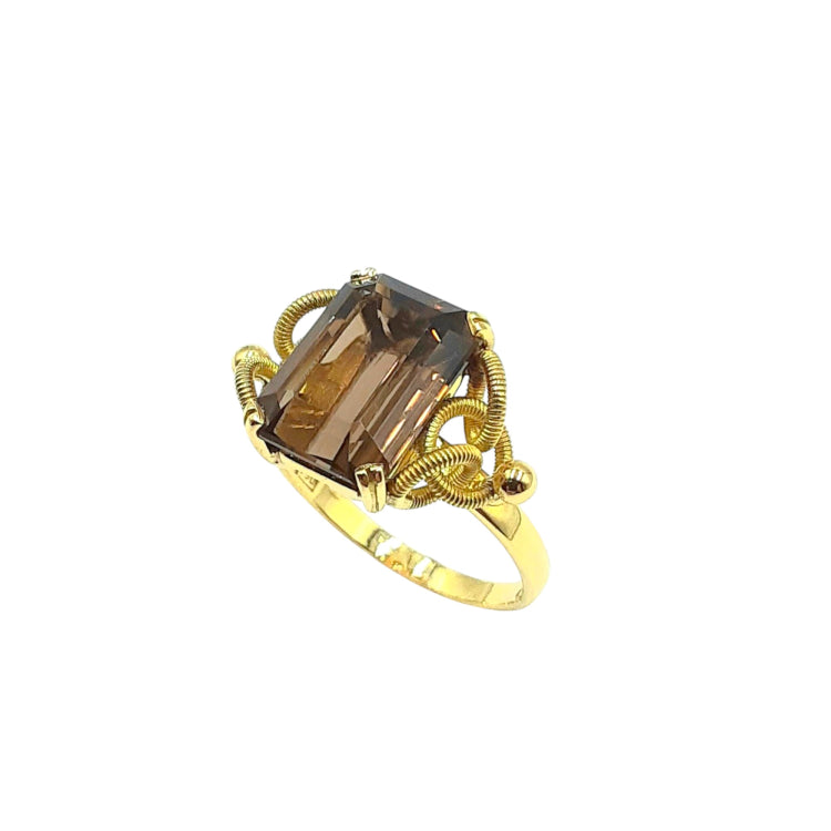 APPRAISED $1100- 18KT Yellow Gold Ring with Interlocking Ribbed Circle Design on the sides, with 1 Emerald Cut Smoky Quartz Center Stone (11.3x8.3)