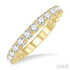 3/4 Ctw Lattice Round Cut Diamond Wedding Band in 14K Yellow Gold