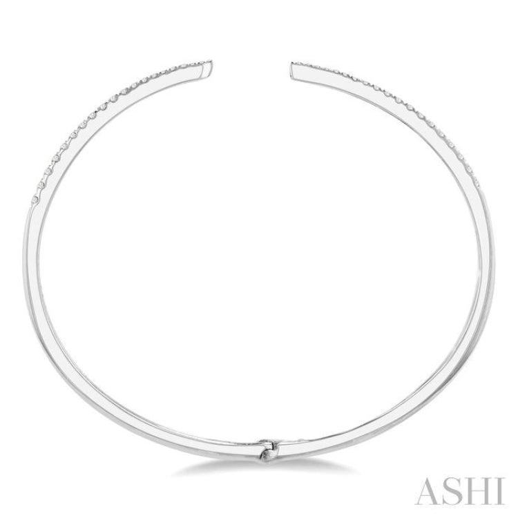 1/2 Ctw Round Cut Diamond Claw Cuff Bangle in 14K White Gold