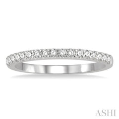 1/4 Ctw Round Cut Diamond Wedding Band in 14K White Gold