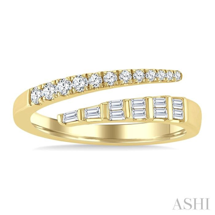 3/8 Ctw Baguette and Round Cut Diamond Fashion Band in 14K Yellow Gold