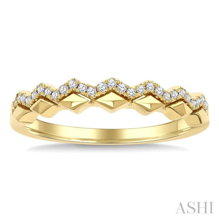 1/10 Ctw Geometric Zigzag Round Cut Diamond Petite Fashion Band in 10K Yellow Gold
