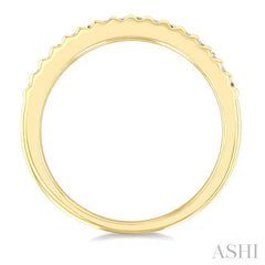 1/10 Ctw Ribbed Round Cut Diamond Fashion Band in 10K Yellow Gold