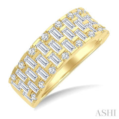 1 1/10 Ctw Grid Pattern Baguette and Round Cut Diamond Fashion Band in 14K Yellow Gold