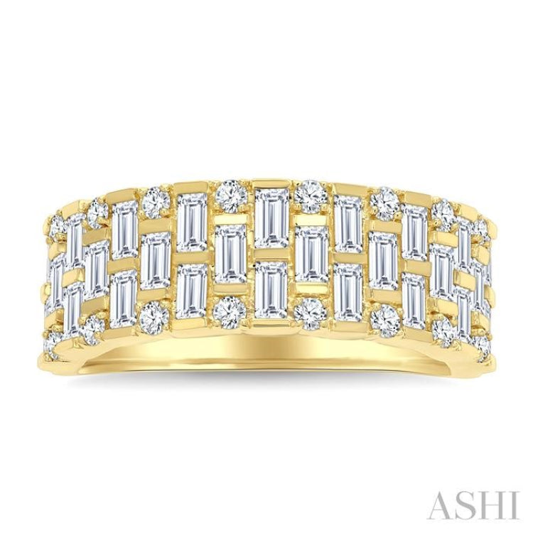 1 1/10 Ctw Grid Pattern Baguette and Round Cut Diamond Fashion Band in 14K Yellow Gold