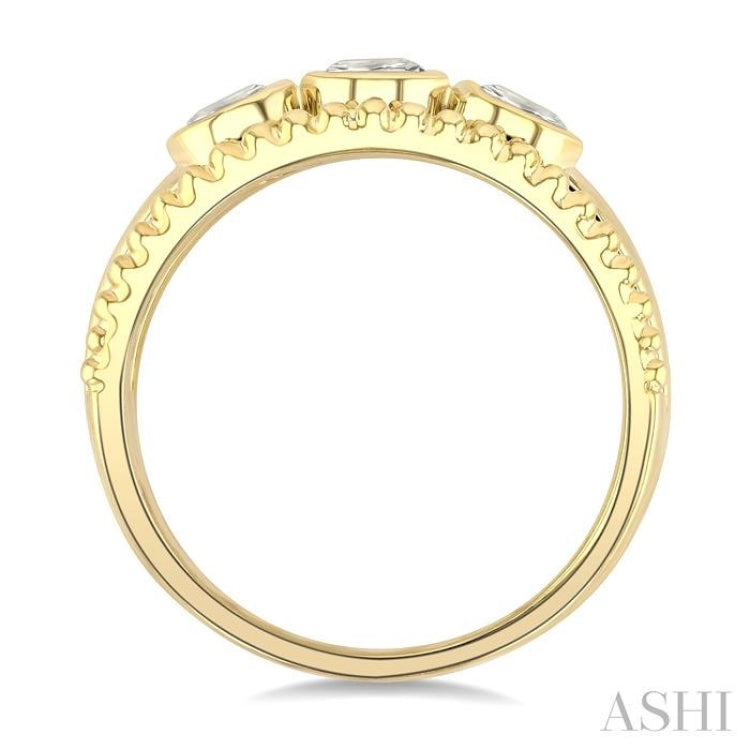 3/4 Ctw 3-Stone Bezel Set Round Cut Diamond Bead Bijoux Fashion Ring in 14K Yellow Gold
