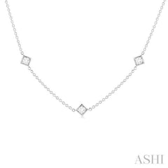 2 Ctw Princess Cut Diamond Station Necklace in 14K White Gold