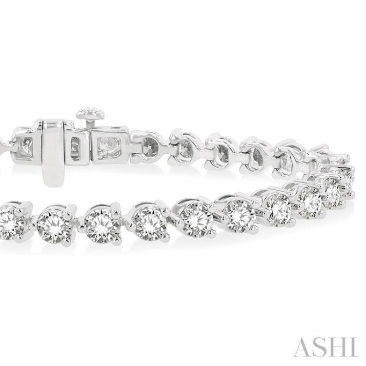 8 Ctw Round Cut Diamond 3-Prong Tennis Bracelet in 14K White Gold