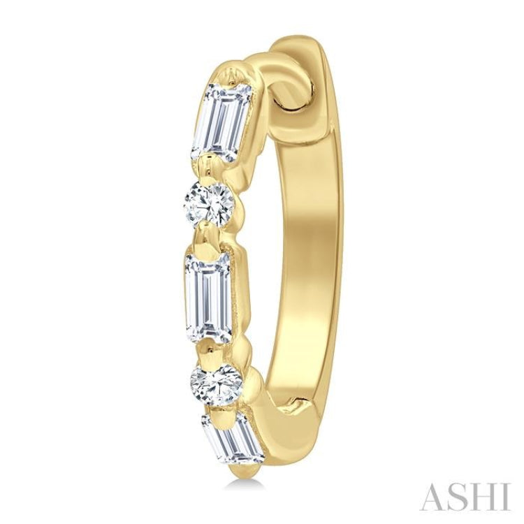 1/5 Ctw Baguette & Round Cut Diamond Petite Huggie Earrings in 10K Yellow Gold