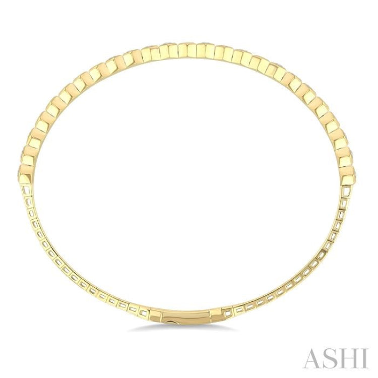 2 1/2 Ctw Halfway Hexagon Mount Link Round Cut Diamond Flex Bangle in 14K Yellow Gold