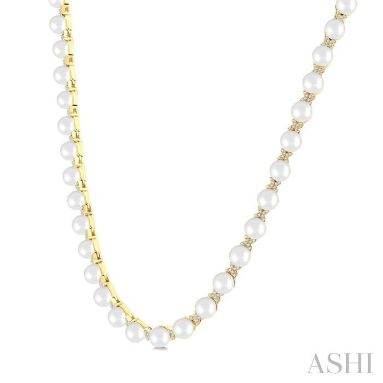 5 MM Cultured Pearl and 1 1/4 Ctw Round Cut Diamond Floral Fashion Necklace in 14K Yellow Gold