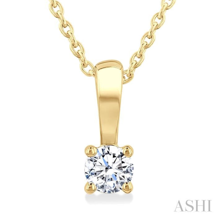 1/6 Ctw Prong Set Round Cut Diamond Solitaire Pendant With Chain in 14K Yellow Gold
