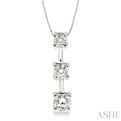 1/2 Ctw Three Stone Round Cut Diamond Pendant in 14K White Gold with Chain