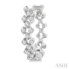 1/4 Ctw Lattice Round Cut Diamond Fashion Hoop Earring in 10K White Gold