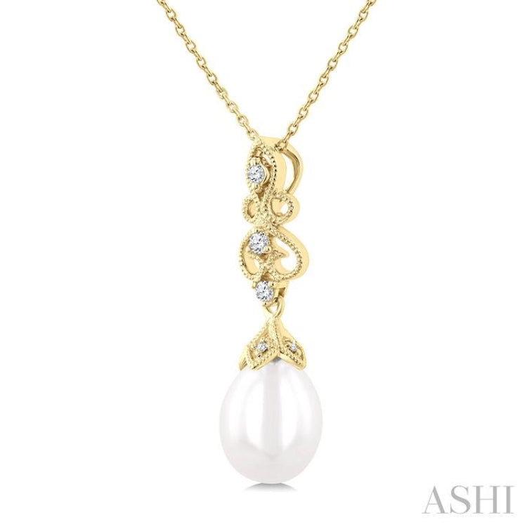 10X8 MM Cultured Pearl and 1/20 Ctw Round Cut Diamond Fashion Pendant With Chain in 10K Yellow Gold