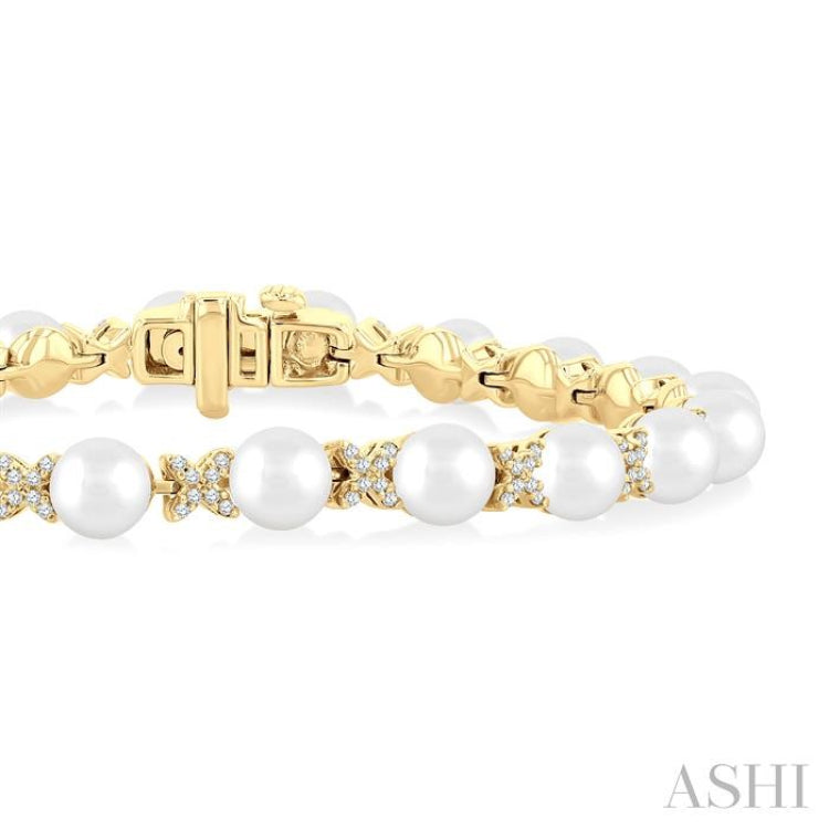 5 MM Cultured Pearl and 1/2 Ctw Round Cut Diamond Floral Fashion Bracelet in 14K Yellow Gold
