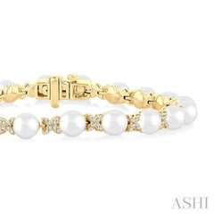 5 MM Cultured Pearl and 1/2 Ctw Round Cut Diamond Floral Fashion Bracelet in 14K Yellow Gold