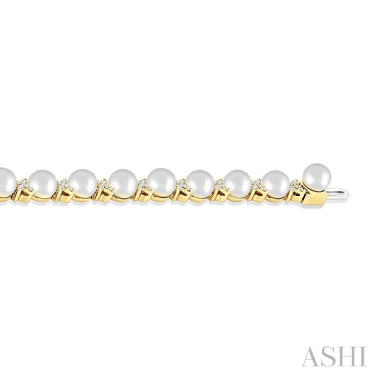 5 MM Cultured Pearl and 1/2 Ctw Round Cut Diamond Floral Fashion Bracelet in 14K Yellow Gold