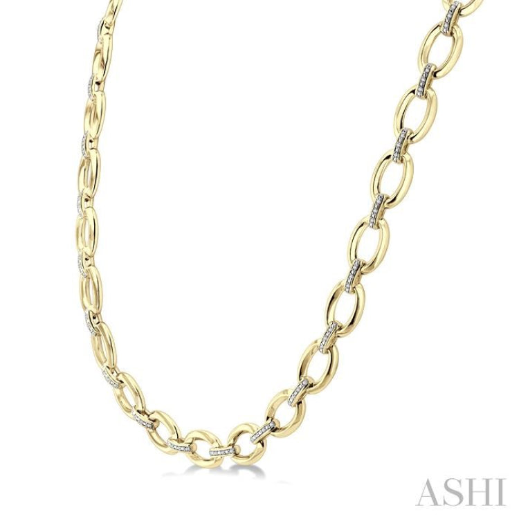 1/4 Ctw Bold Oval Link Round Cut Diamond Necklace in Yellow Gold Vermeil