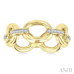 1/20 Ctw Bold Oval Link Round Cut Diamond Fashion Ring in Yellow Gold Vermeil
