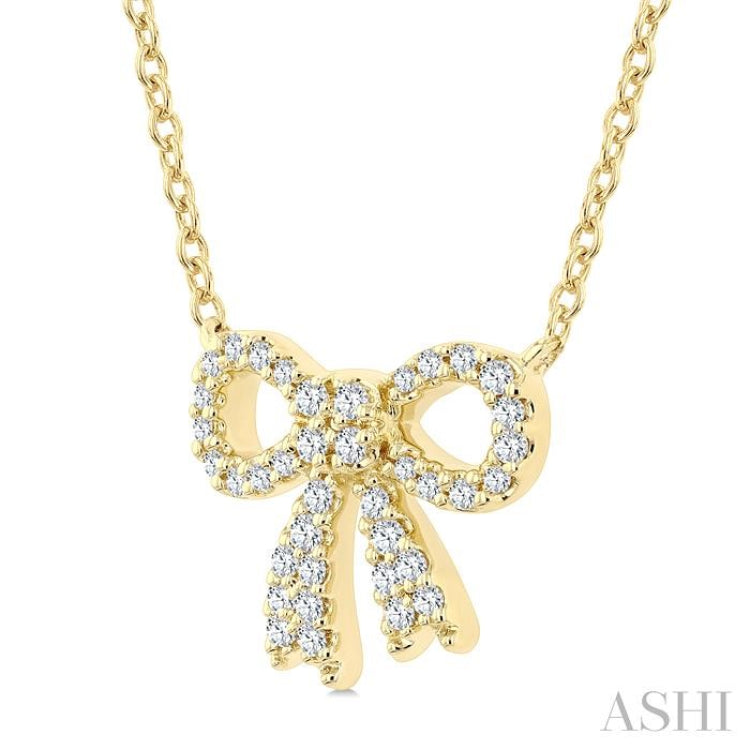 1/5 Ctw Bow Round Cut Diamond Petite Fashion Pendant With Chain in 10K Yellow Gold