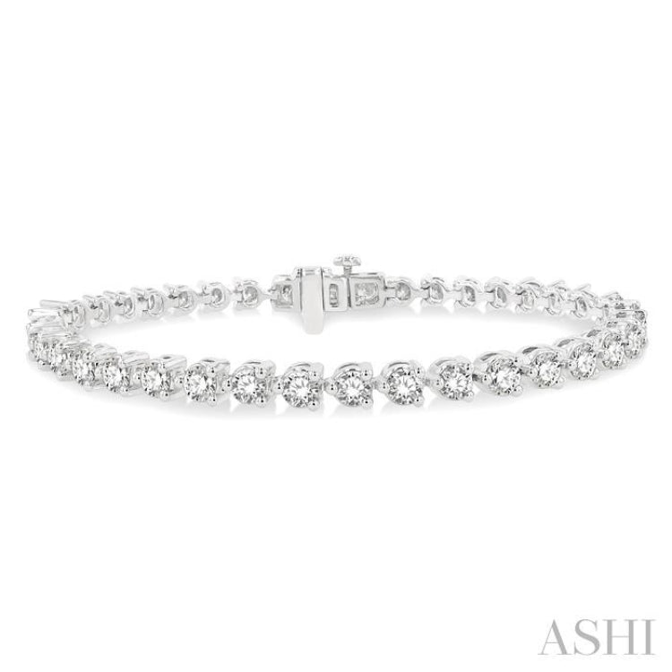 7 Ctw Round Cut Diamond 3-Prong Tennis Bracelet in 14K White Gold