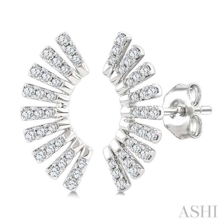 1/3 Ctw Bar-Shaped Accent Arc Round Cut Diamond Fashion Ear Climber in 14K White Gold
