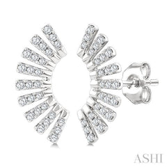 1/3 Ctw Bar-Shaped Accent Arc Round Cut Diamond Fashion Ear Climber in 14K White Gold