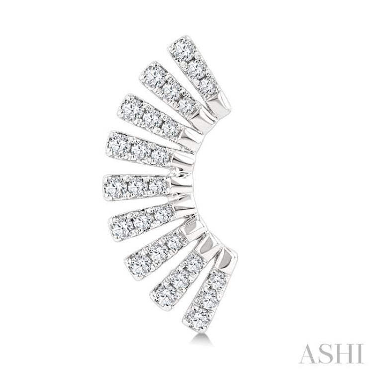 1/3 Ctw Bar-Shaped Accent Arc Round Cut Diamond Fashion Ear Climber in 14K White Gold